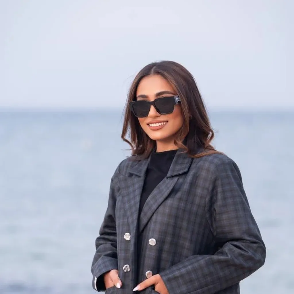 gray_set_02_1024x1024.webp