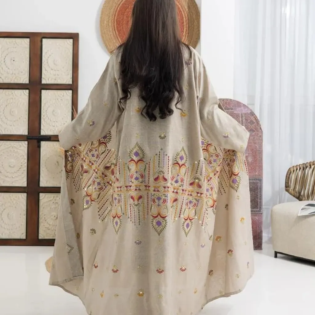 beige_09_1024x1024.webp