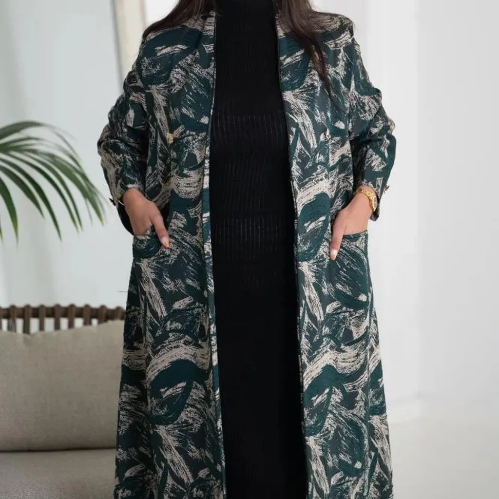 Abaya with Elegant Modern Details