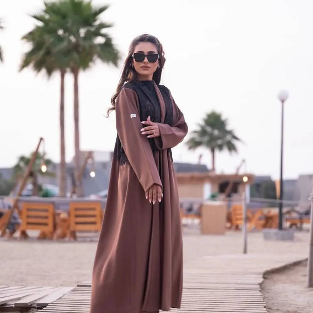 عباية لمسة دافئة (52, سفر)